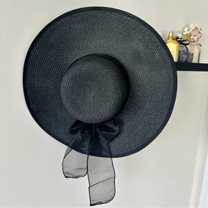 • black sun hat •